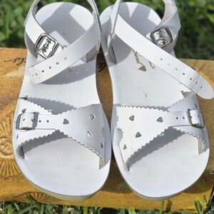 Kids White Heart Cutout Buckle Sandals